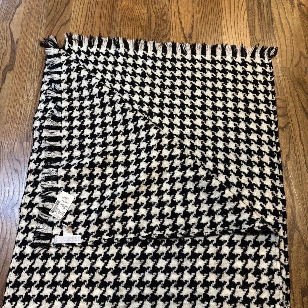 Vintage Charlotte Neuville Houndstooth Wool Mohair Scarf Wrap Shawl Fringe NWT‎
